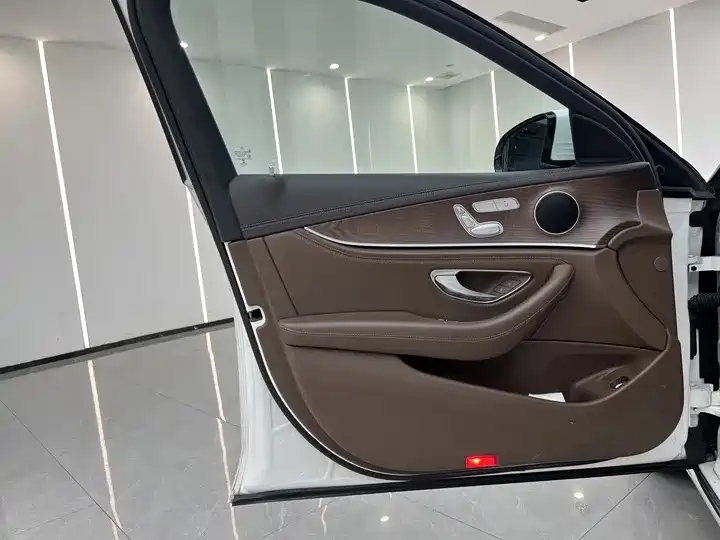 Mercedes-Benz E-Class 2023 E 260 L купить на сайте DeffCars
