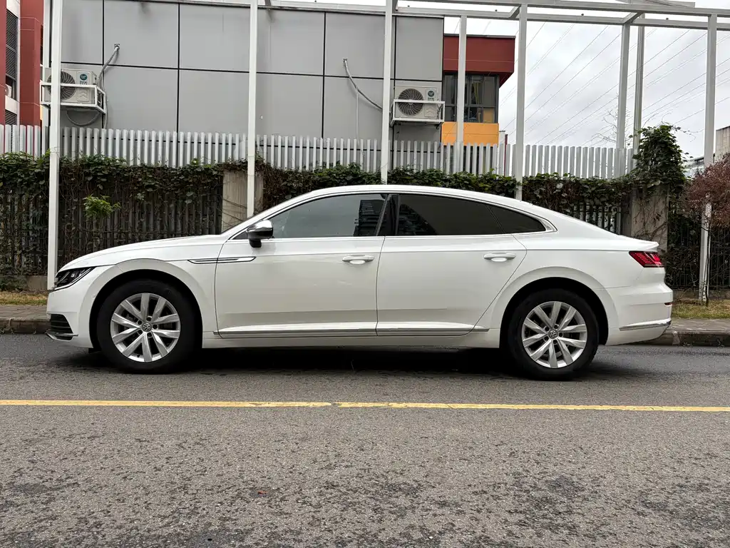 FAW-Volkswagen CC 2019 330TSI Huayan Edition National VI купить на сайте DeffCars