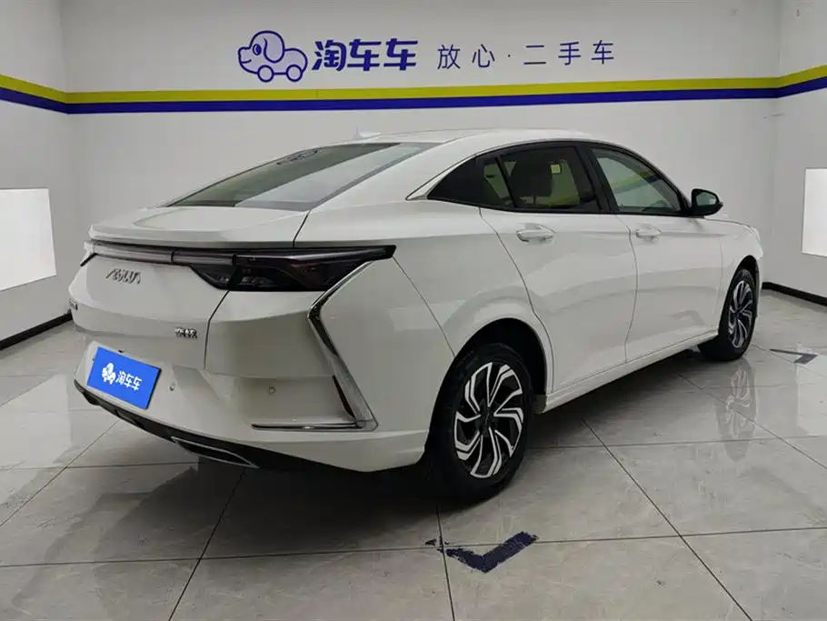 Yixuan 2021 230T automatic chasing engine version купить на сайте DeffCars
