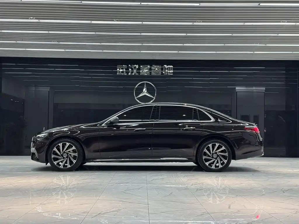 Mercedes-Benz E-Class 2024 E 300 L Luxury Model купить на сайте DeffCars
