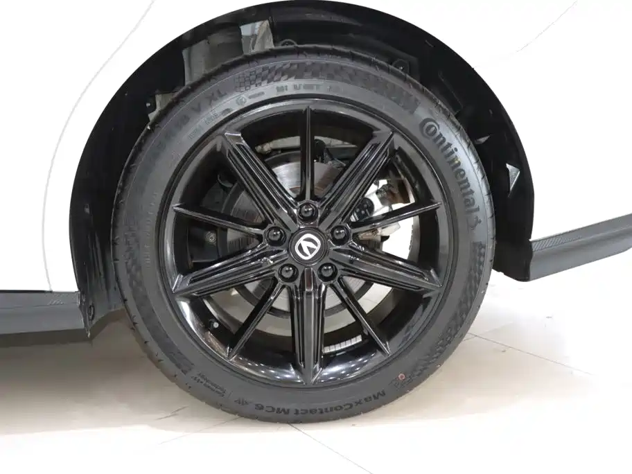 Changan UNI-V 2023 1.5T premium model купить на сайте DeffCars