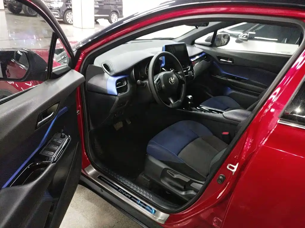 Toyota C-HR 2020 2.0L Leading Edition купить на сайте DeffCars