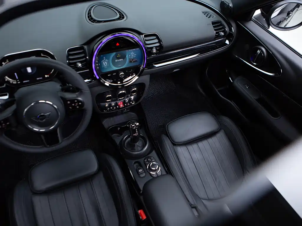 MINI CLUBMAN 2023 2.0T COOPER S Connoisseur купить на сайте DeffCars