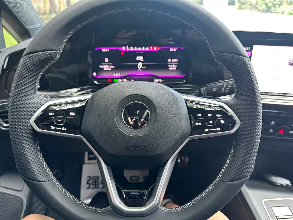 Golf 2023 280TSI DSG R-Line купить на сайте DeffCars