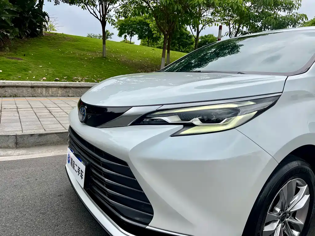 SIENNA 2021 2.5L Hybrid Extreme Edition купить на сайте DeffCars