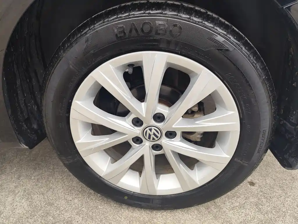 Lavida 2015 230TSI DSG Comfort Edition купить на сайте DeffCars
