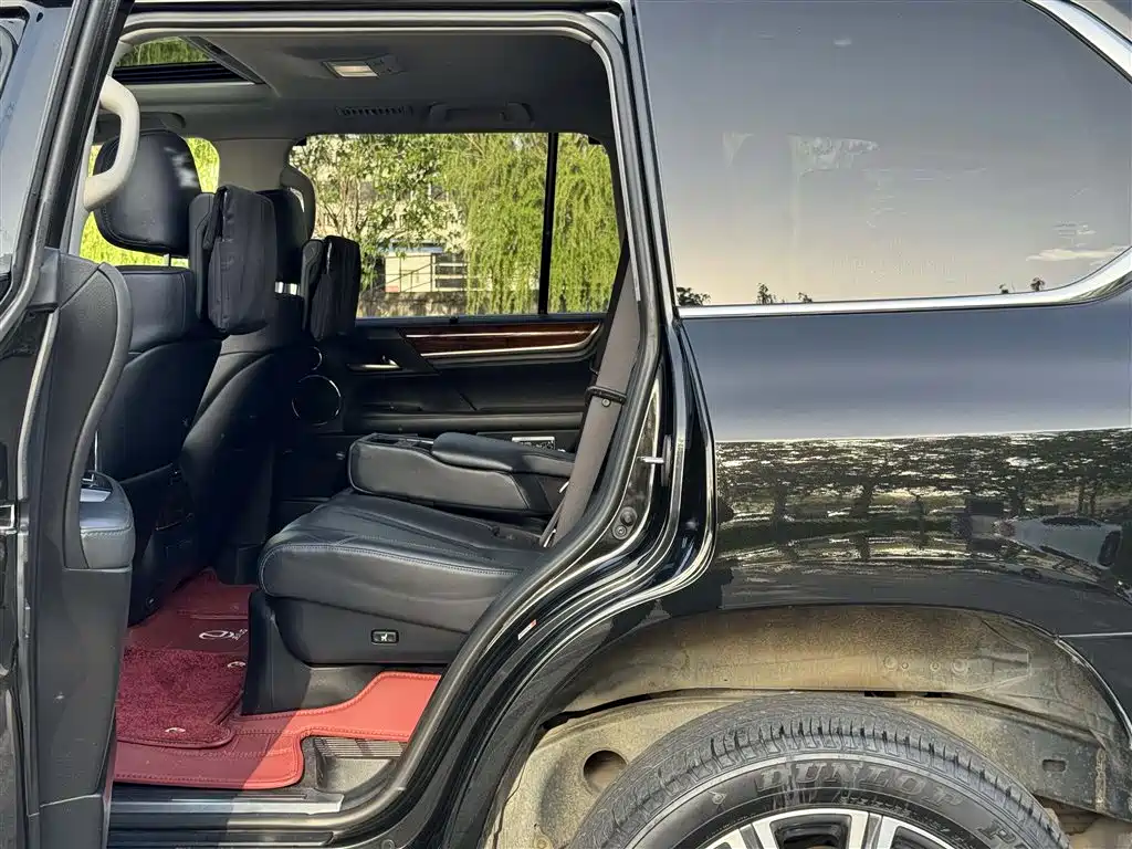 Lexus LX 2017 570 Premium Luxury Edition купить на сайте DeffCars