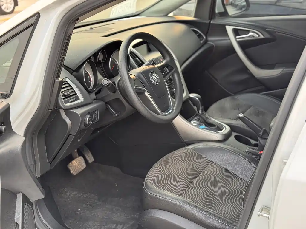 Yinglang 2013 XT 1.6L automatic fashion version купить на сайте DeffCars