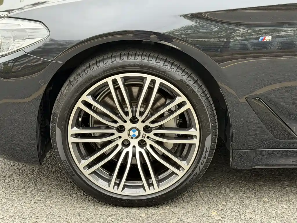 BMW 5 Series 2018 facelift 530Li leading M sports package купить на сайте DeffCars