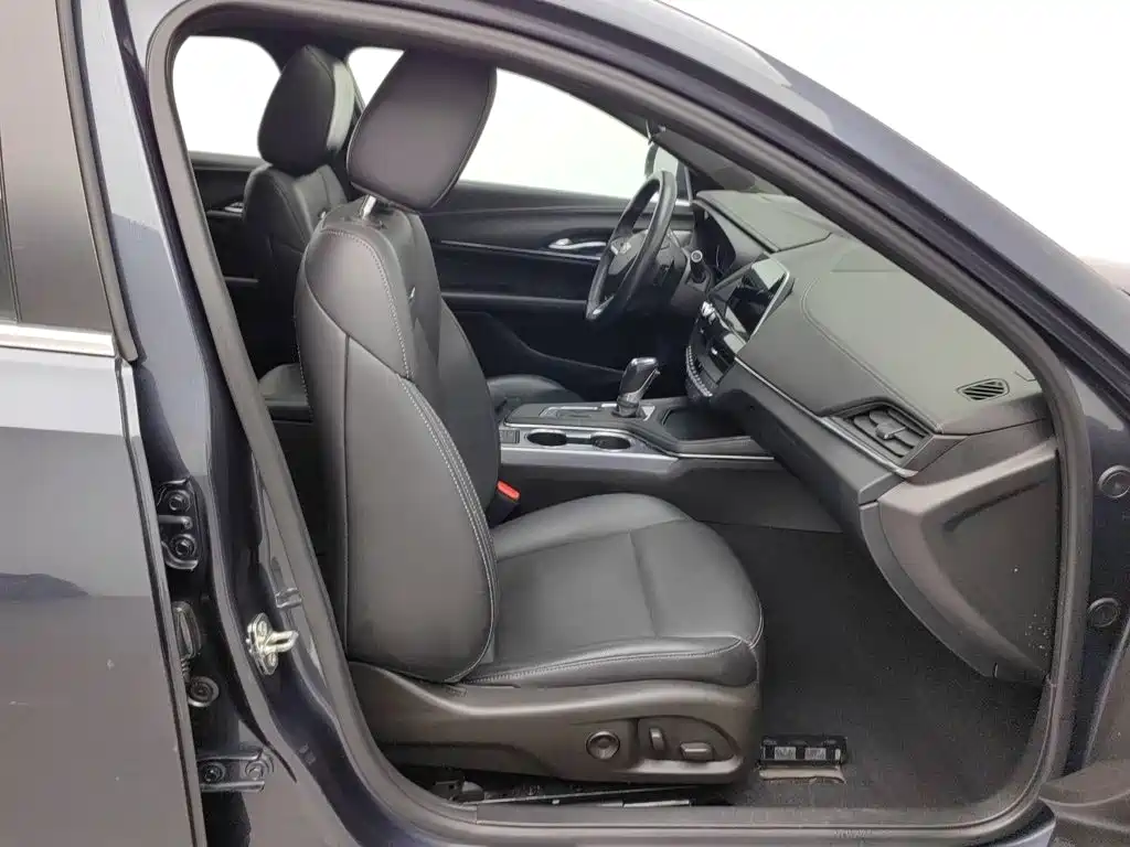 Cadillac CT4 2022 28T luxury model купить на сайте DeffCars
