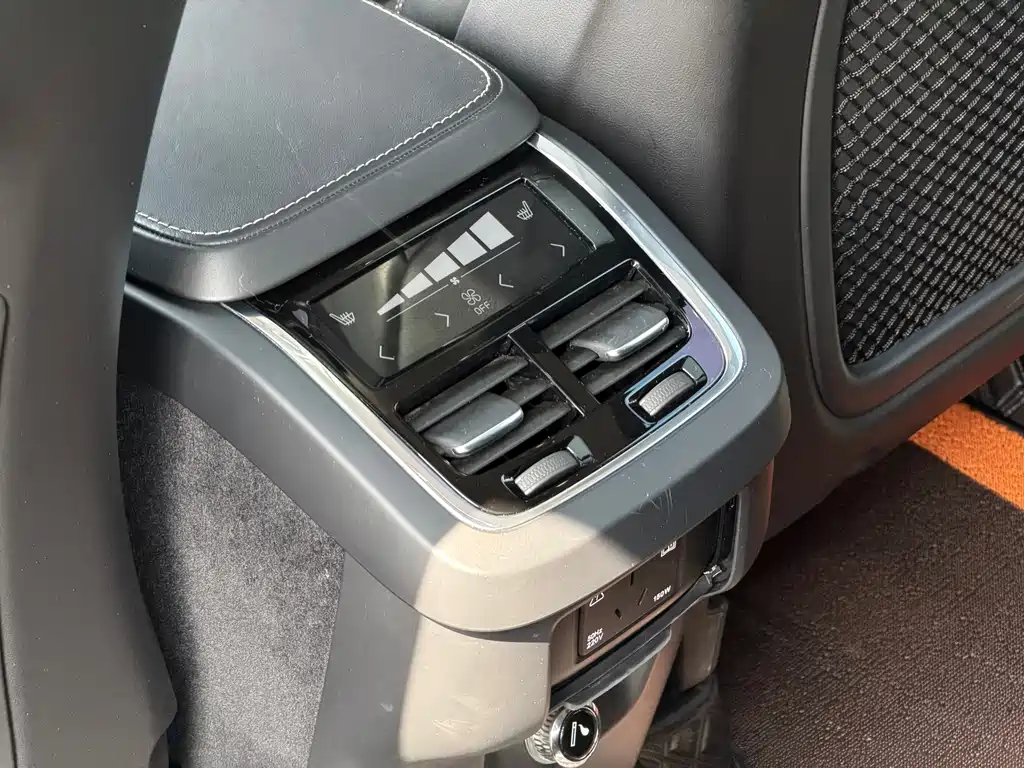 Volvo XC90 2017 T6 Zhiya Edition 5 seats купить на сайте DeffCars