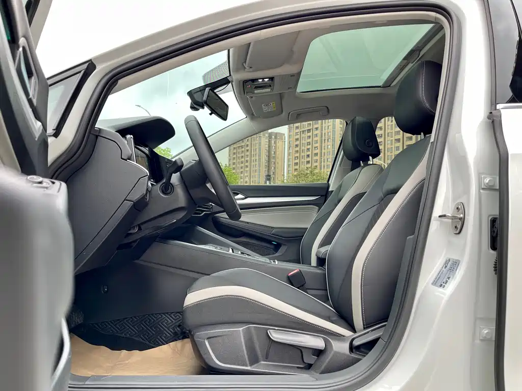 Golf 2023 facelift 280TSI DSG Pro купить на сайте DeffCars