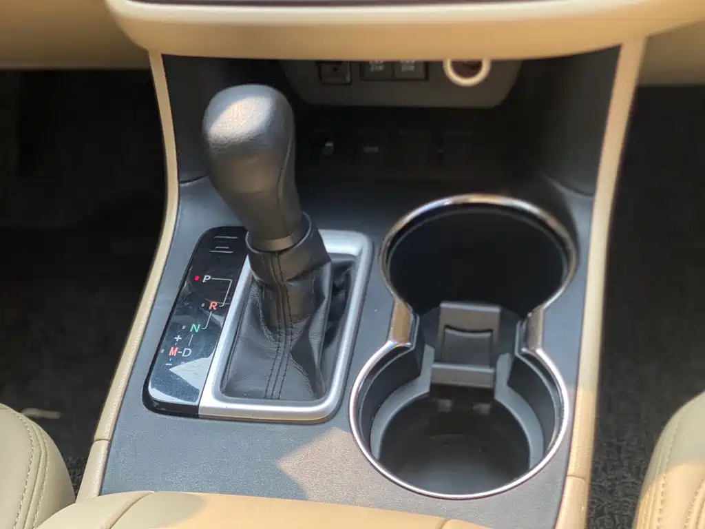 Highlander 2018 2.0T 2WD Elite Edition 7 seats National V купить на сайте DeffCars