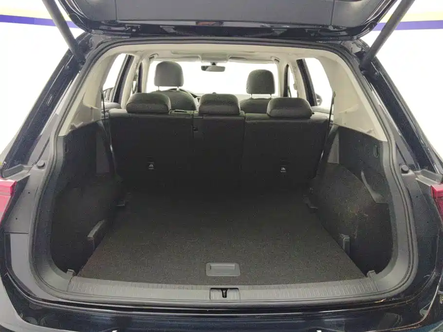 Tiguan L 2021 330TSI automatic two-wheel drive R-Line version купить на сайте DeffCars