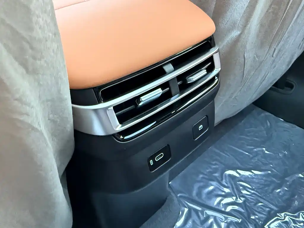Changan Qiyuan E07 2025 pure electric four-wheel drive 90kWh Ultra high-performance version купить на сайте DeffCars