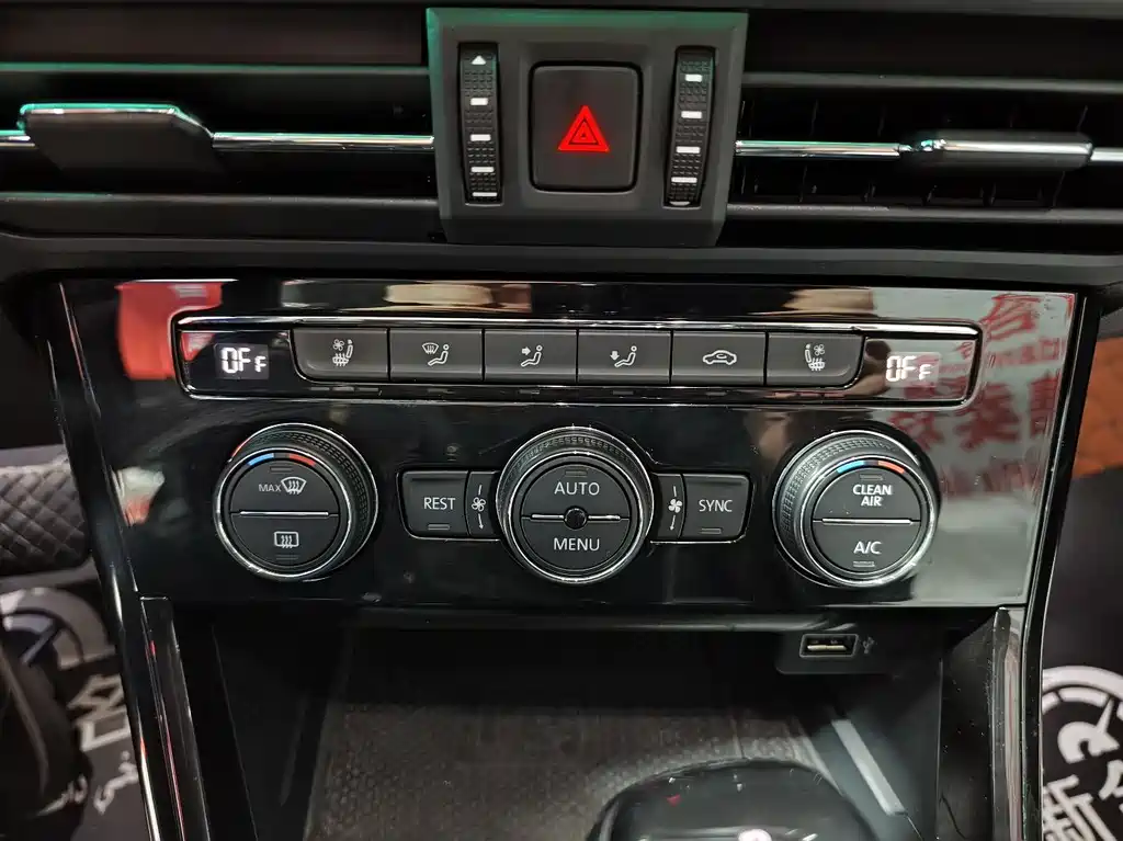 Passat 2019 330TSI Premium Edition National V купить на сайте DeffCars