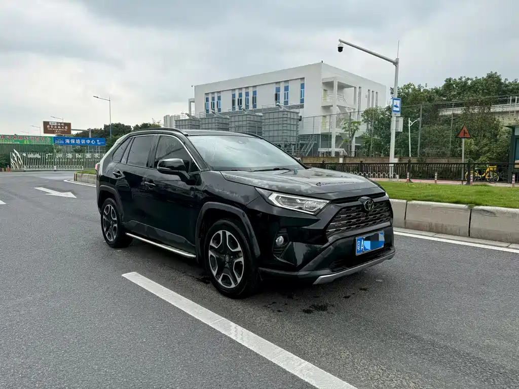 RAV4 Rongfang 2020 2.0L CVT two-wheel drive premium version купить на сайте DeffCars