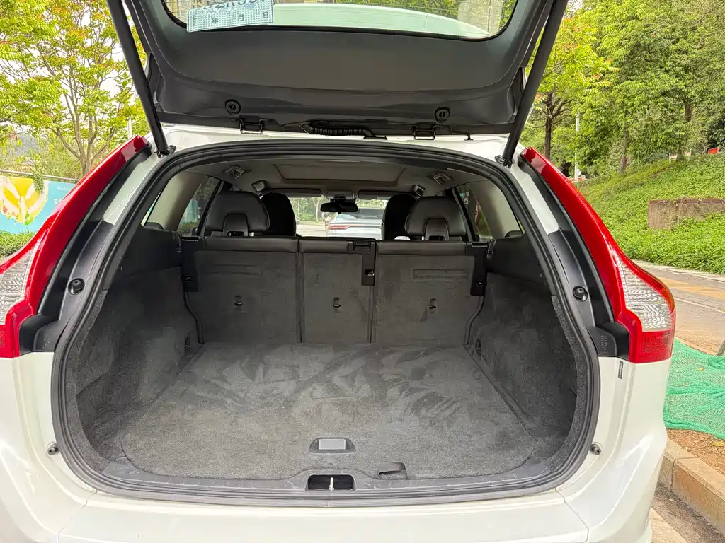 Volvo XC60 2016 T5 Smart Edition купить на сайте DeffCars