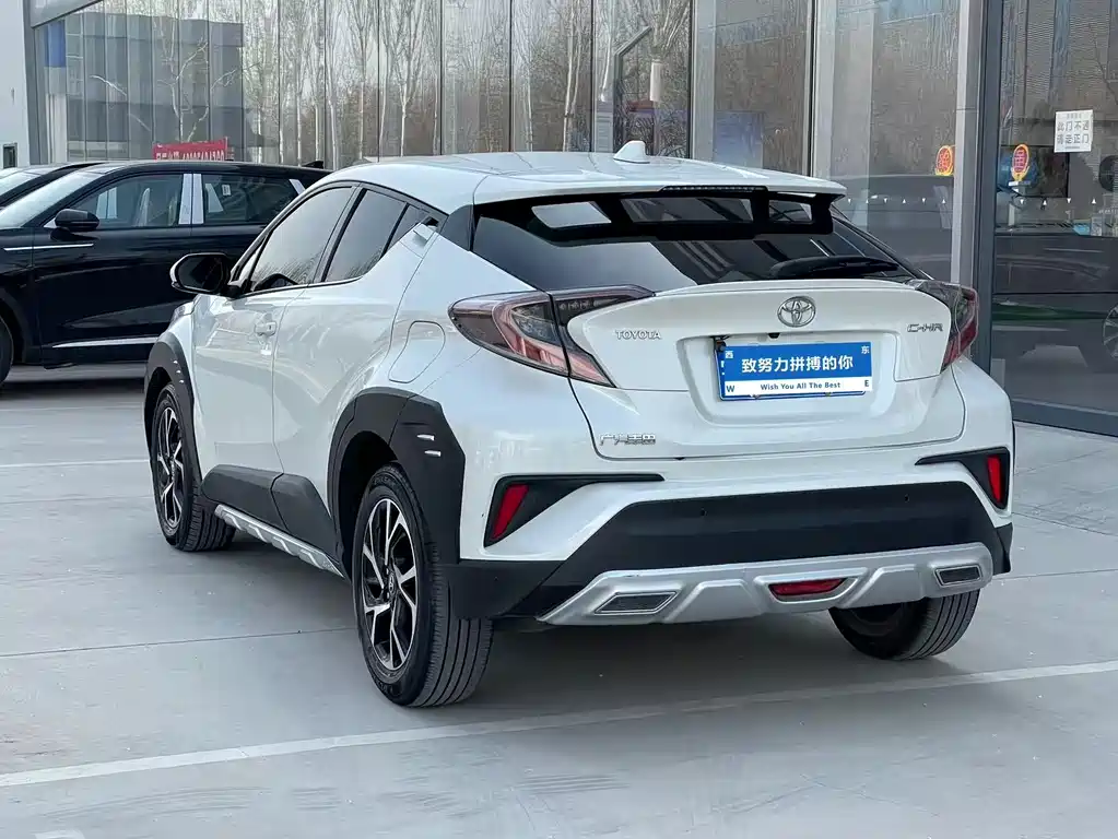 Toyota C-HR 2018 2.0L Cooly Deluxe Edition National V купить на сайте DeffCars