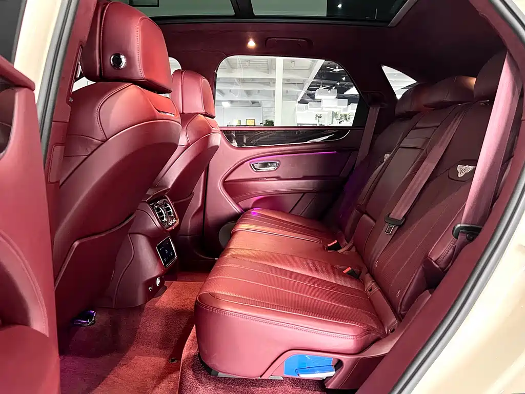 Bentayga plug-in hybrid 2021 3.0T PHEV купить на сайте DeffCars