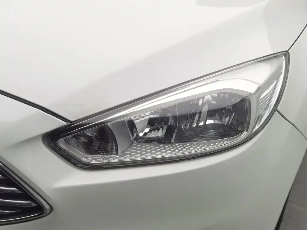 Focus 2017 sedan EcoBoost 125 automatic super stylish smart mobility version купить на сайте DeffCars