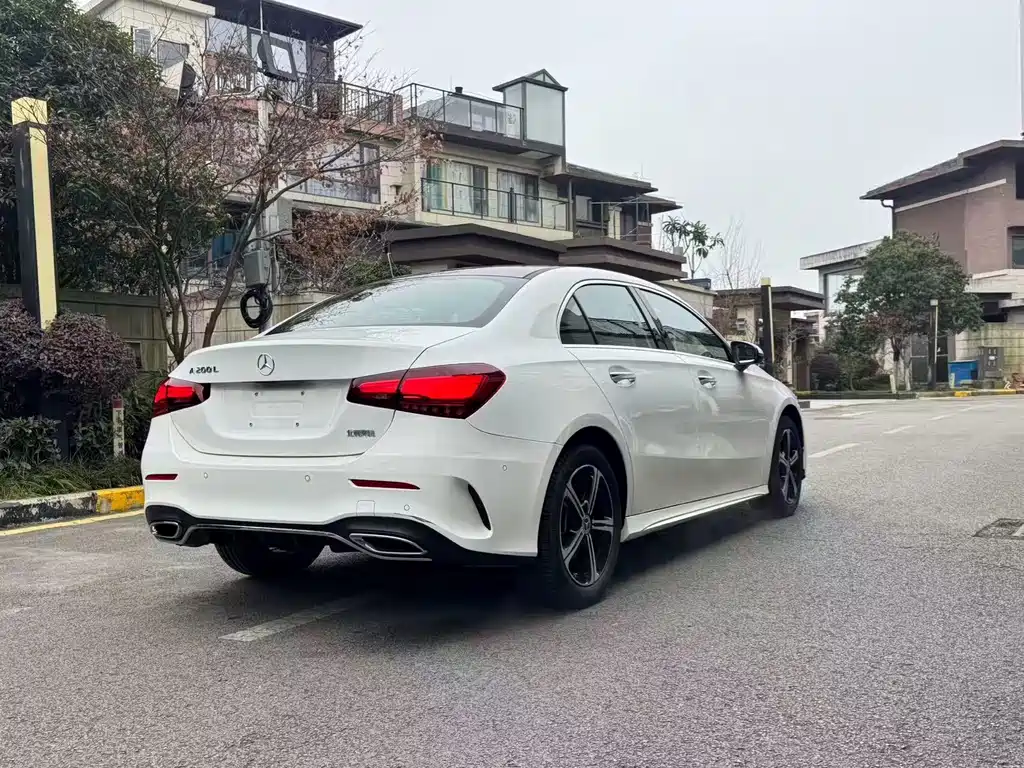 Mercedes-Benz A-Class 2024 A 200 L Fashion купить на сайте DeffCars