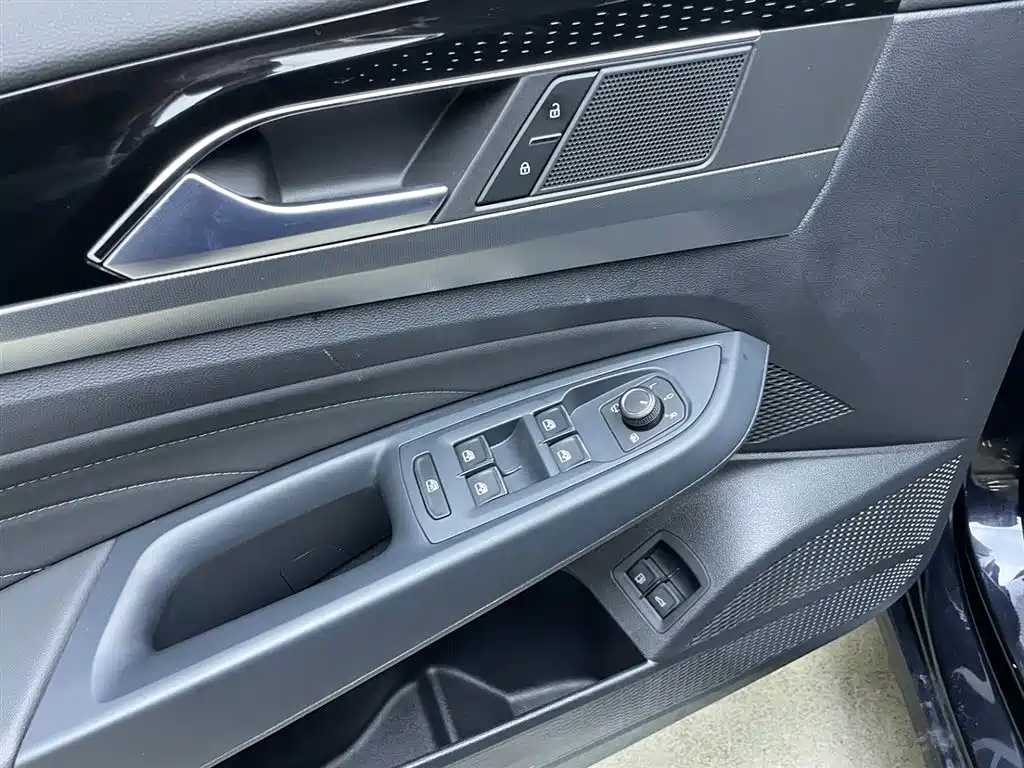 Passat New Energy 2023 430PHEV Hybrid Elite Edition купить на сайте DeffCars