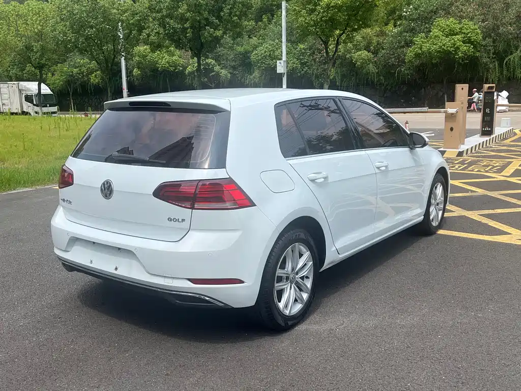 Golf 2018 1.6L automatic comfort type купить на сайте DeffCars