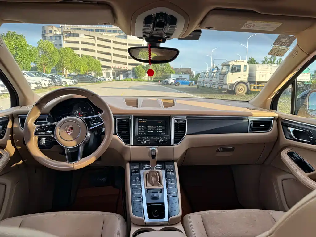 Macan 2014 Macan 2.0T купить на сайте DeffCars