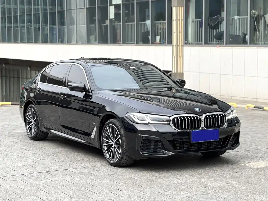 BMW 5 Series 2023 530Li Leading M Sports Package купить на сайте DeffCars