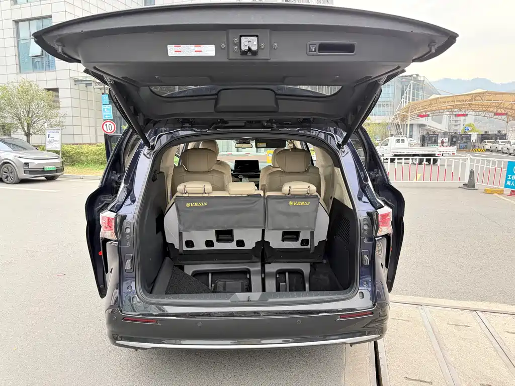 SIENNA 2021 2.5L Hybrid Premium Edition купить на сайте DeffCars
