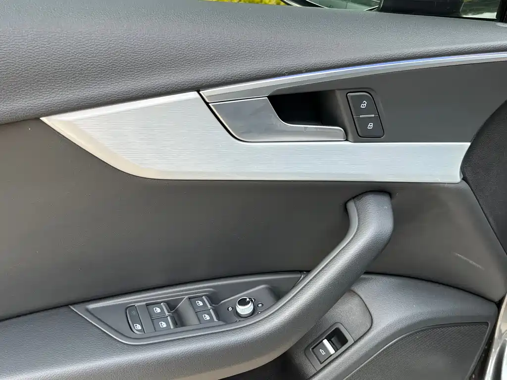 Audi A4L 2022 40 TFSI Fashionable and Dynamic купить на сайте DeffCars