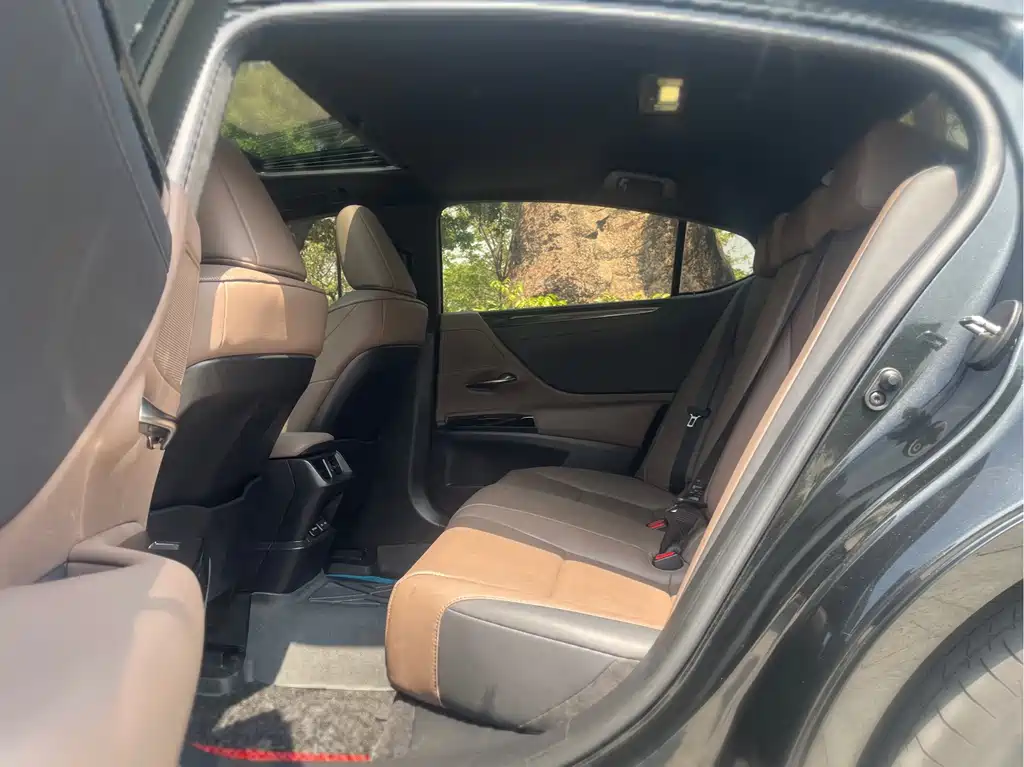 Lexus ES 2023款 200 卓越版 купить на сайте DeffCars