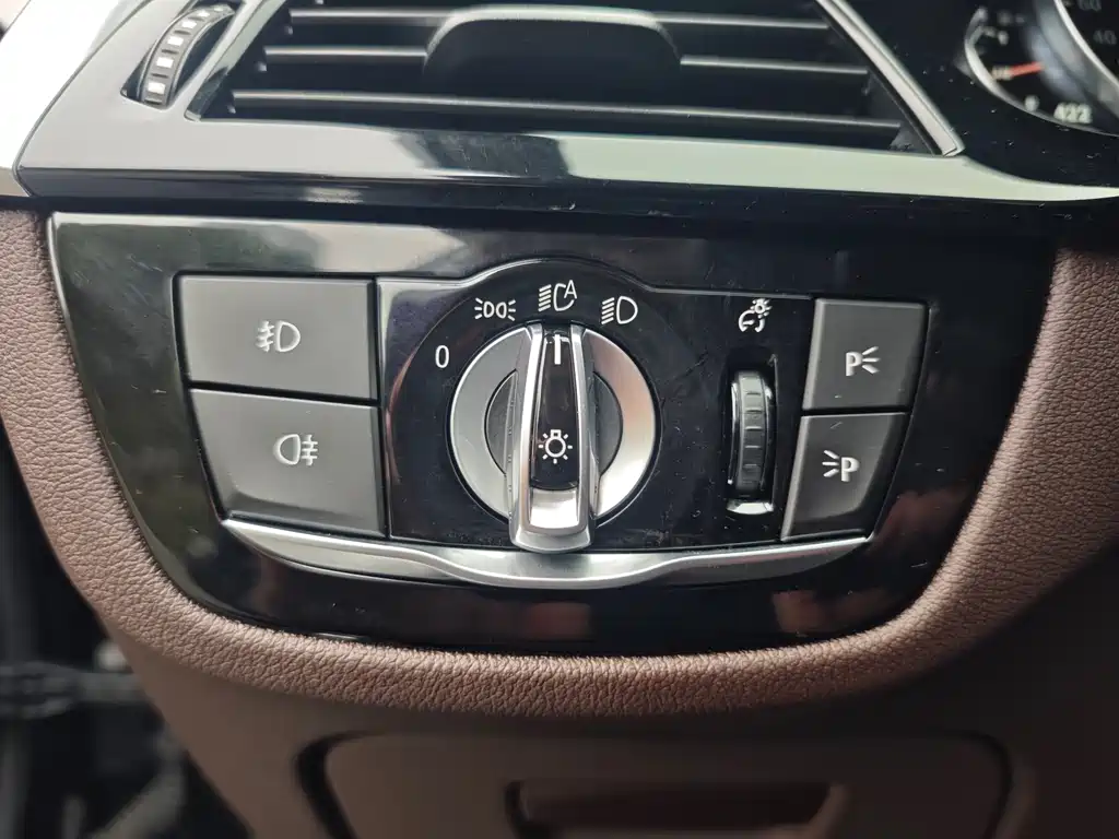 BMW 5 Series 2018 facelift 530Li leading model luxury package купить на сайте DeffCars