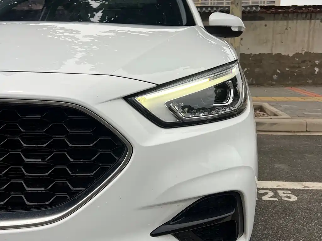 MG Motor ZS 2020 Model 180DVVT Auto Lite купить на сайте DeffCars