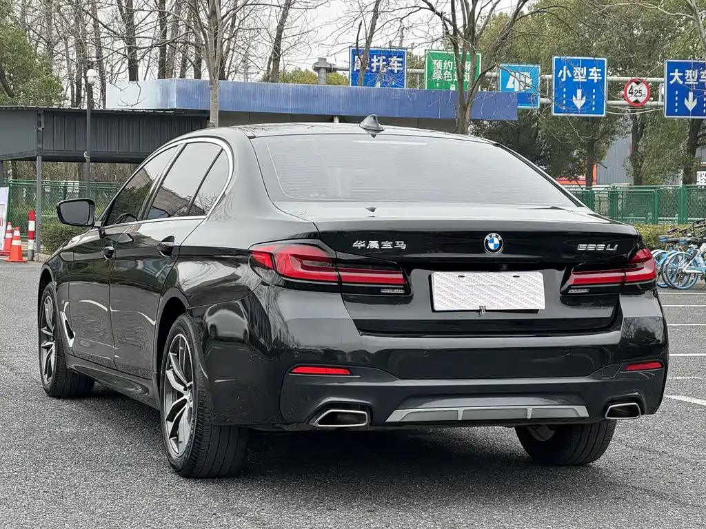 BMW 5 Series 2022 525Li M Sports Package купить на сайте DeffCars