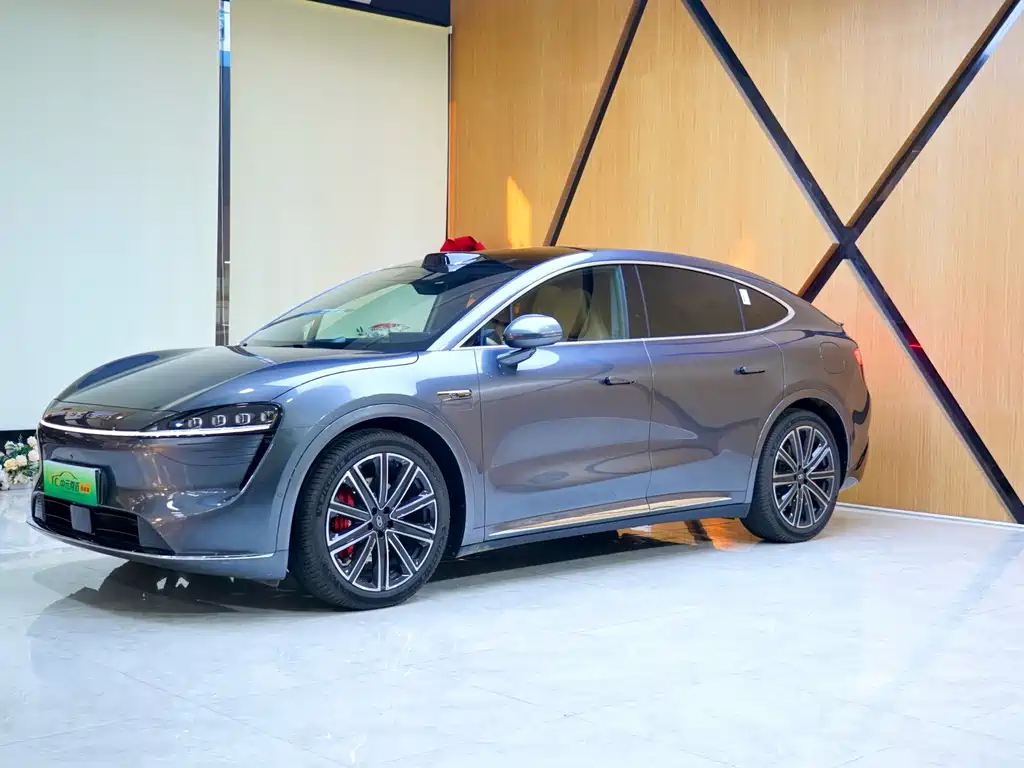 Zhijie R7 2025 extended range 331km Ultra купить на сайте DeffCars