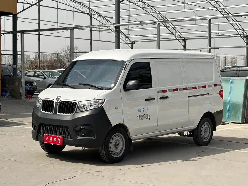 Hiace X30 2024 1.5L wealth van 2/5 seats front air-conditioning купить на сайте DeffCars