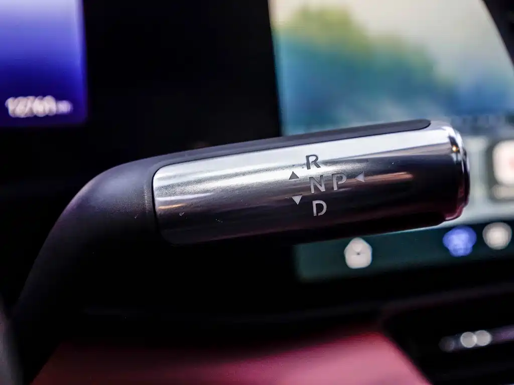 Wenjie M8 2025 extended range Max+ version 53.4kWh 5-seater version (192-line lidar) купить на сайте DeffCars