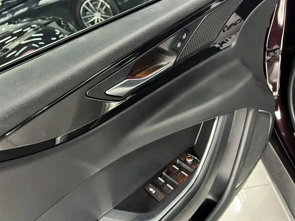 Jaguar XEL 2022 2.0T 250PS R-DYNAMIC S Advanced Sports Edition купить на сайте DeffCars