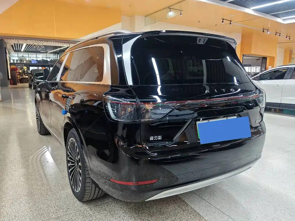 Wenjie M9 2025 extended range Ultra version 52kWh 6-seater version (192-line lidar) купить на сайте DeffCars