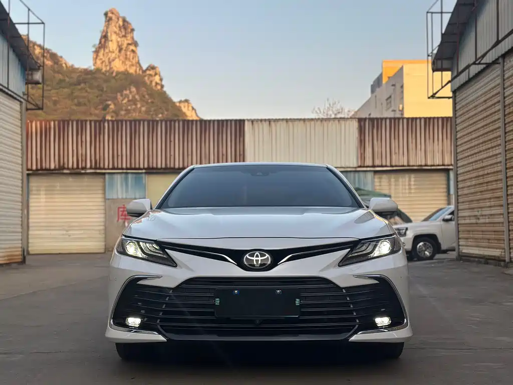 Camry 2023 2.5G Deluxe Edition купить на сайте DeffCars