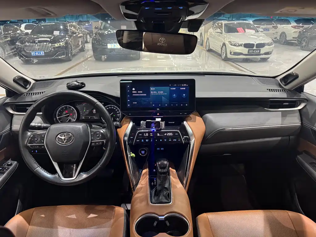 Vesa 2022 2.0L CVT two-wheel drive premium version купить на сайте DeffCars