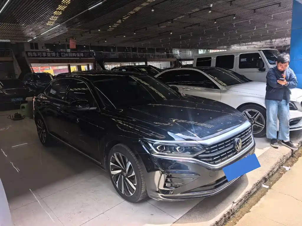 Passat 2023 330TSI Deluxe Edition купить на сайте DeffCars