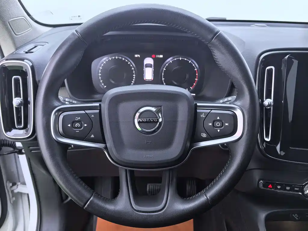Volvo XC40 2020 T4 four-wheel drive Zhiyuan Deluxe Edition купить на сайте DeffCars