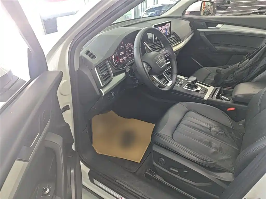 Audi Q5L 2020 facelift 40 TFSI enjoys fashionable style купить на сайте DeffCars