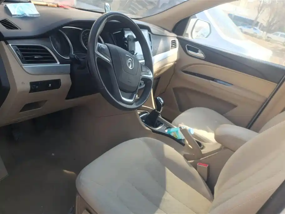 Baojun 730 2016 1.5L manual value model 7 seats National V купить на сайте DeffCars