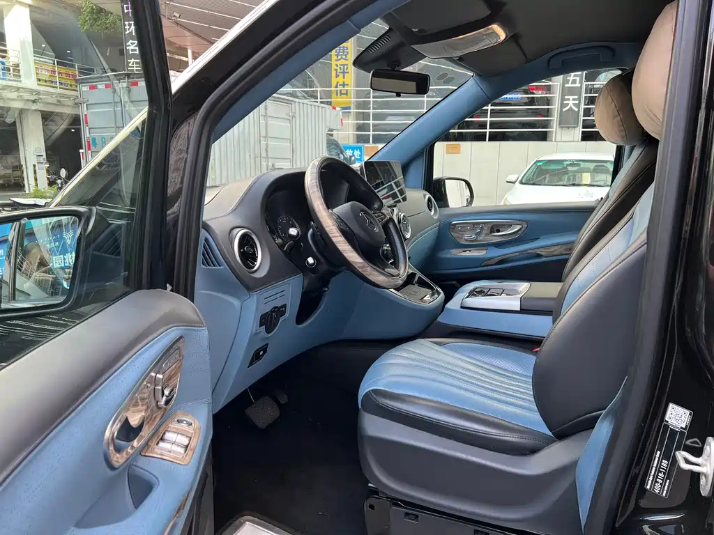 Vito 2023 2.0T Business Edition 7 seats купить на сайте DeffCars