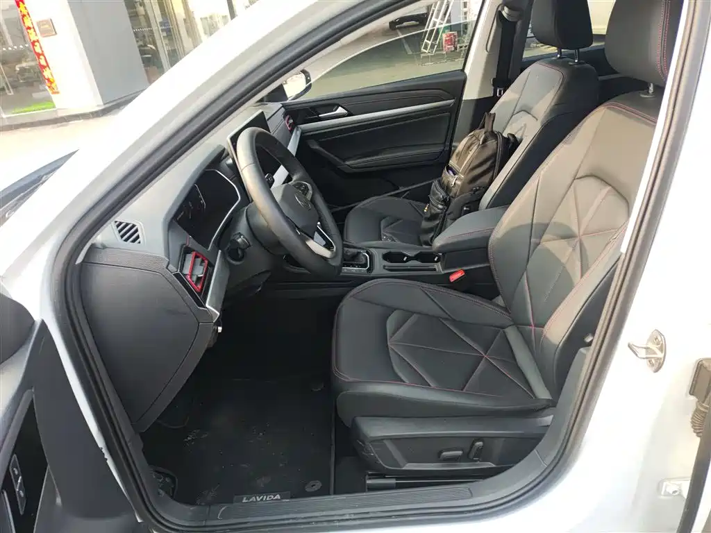 Lavida 2024 300TSI DSG Starry Sky Leading Edition купить на сайте DeffCars