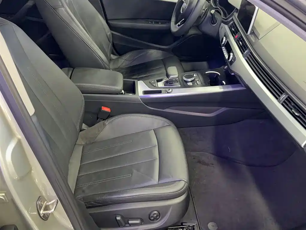 Audi A4L 2019 40 TFSI Fashion Type National VI купить на сайте DeffCars